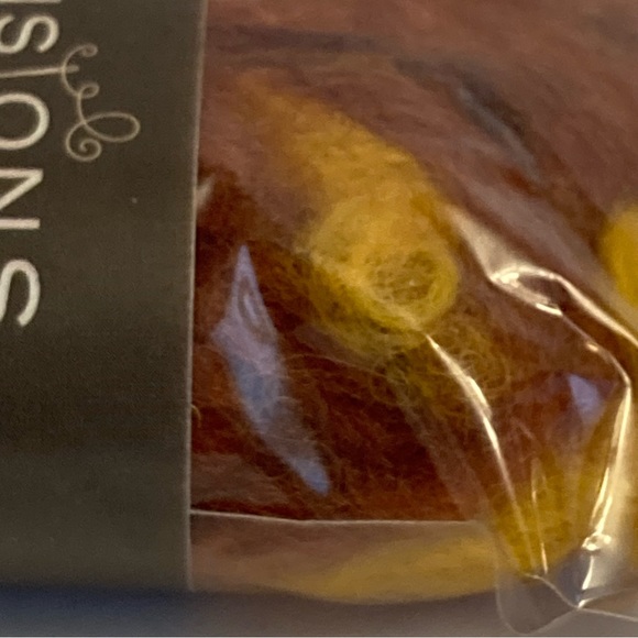 12 Dimensions FeltWorks 100% Wool Gold Curly Roving 0.25oz Needle Felting Crafts - Picture 11 of 15